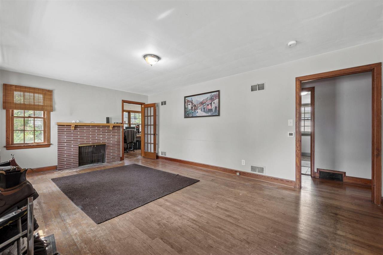 911 S Van Buren Street Iowa City IA 52240