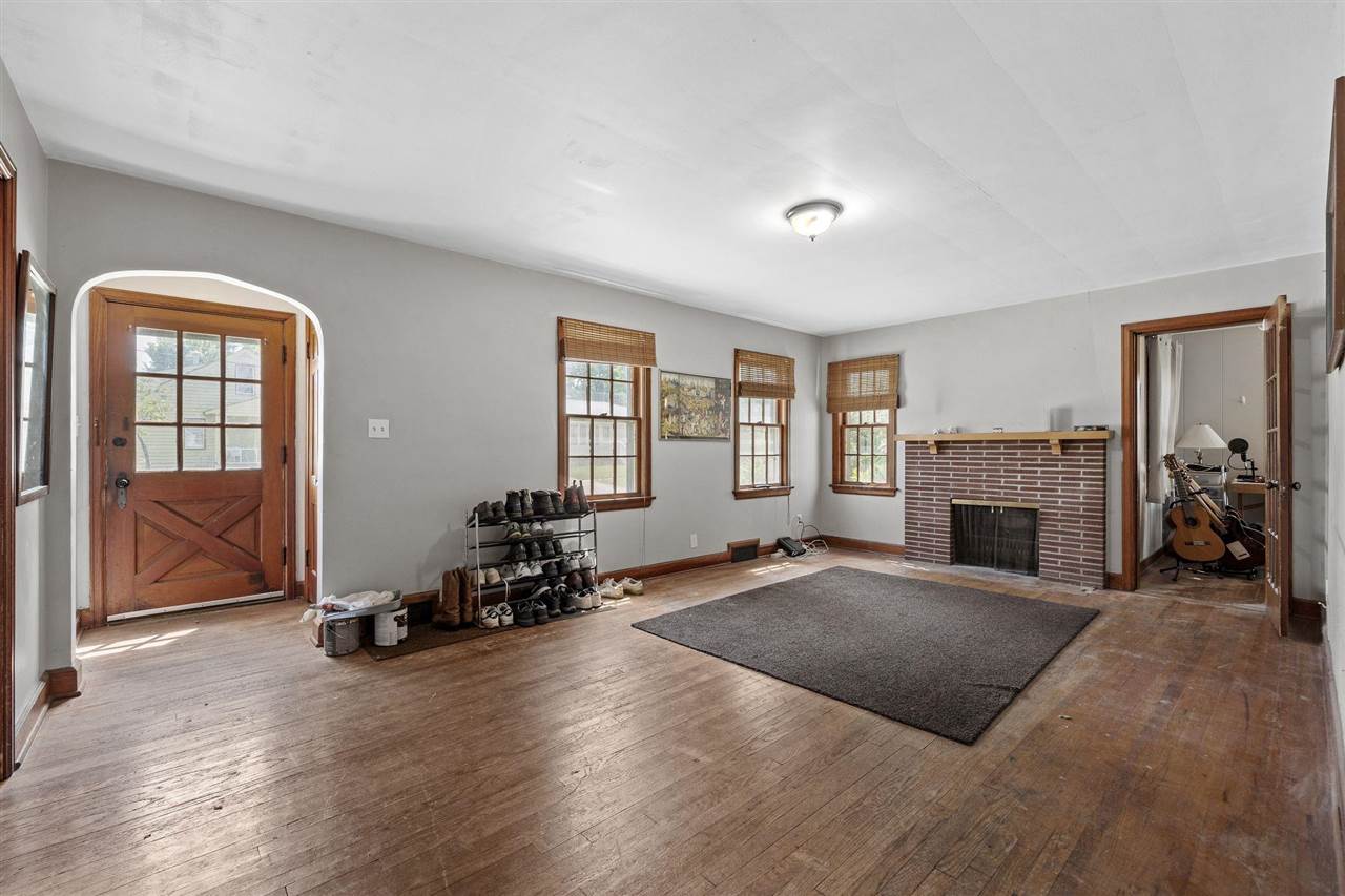 911 S Van Buren Street Iowa City IA 52240