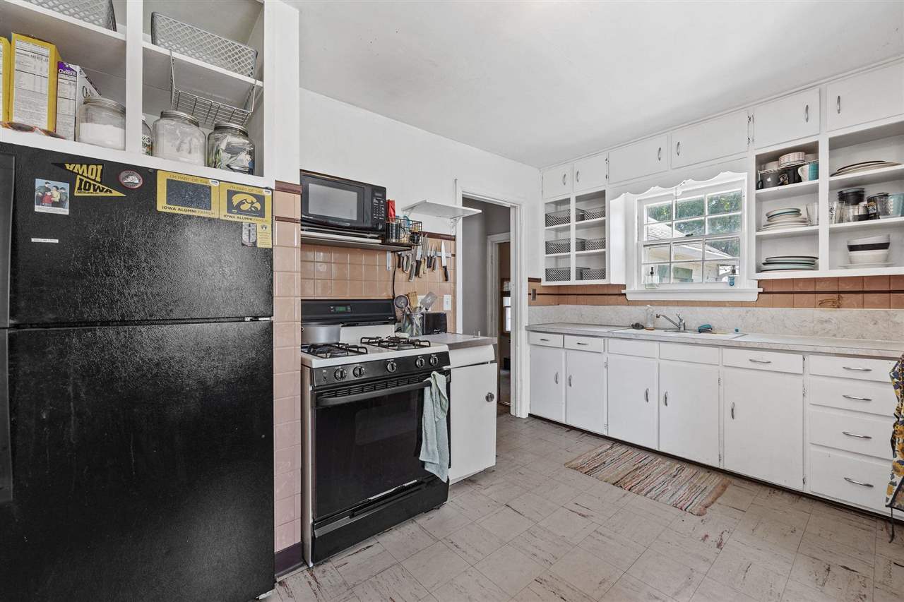 911 S Van Buren Street Iowa City IA 52240