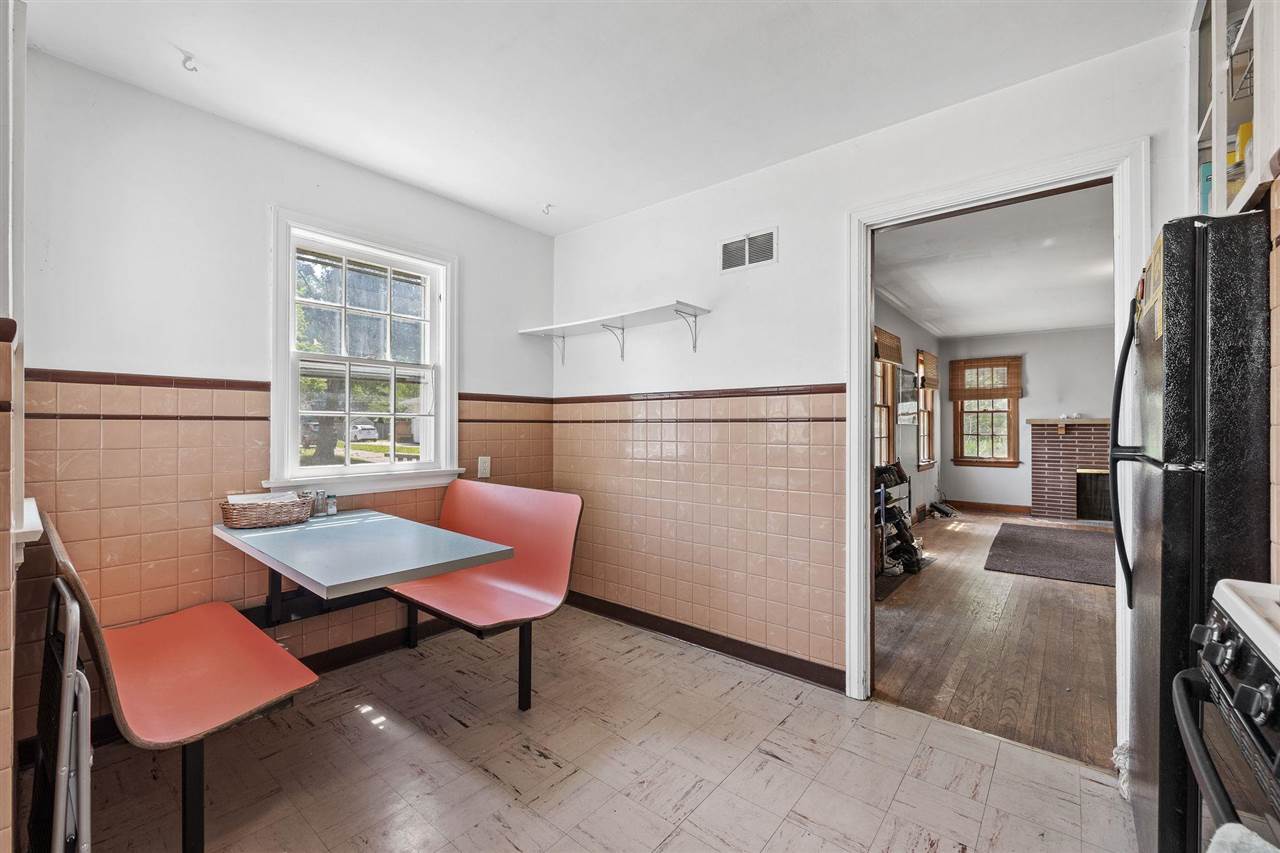 911 S Van Buren Street Iowa City IA 52240