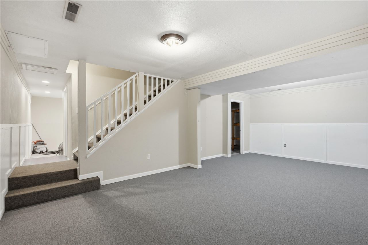 913 Maggard Street Iowa City IA 52240