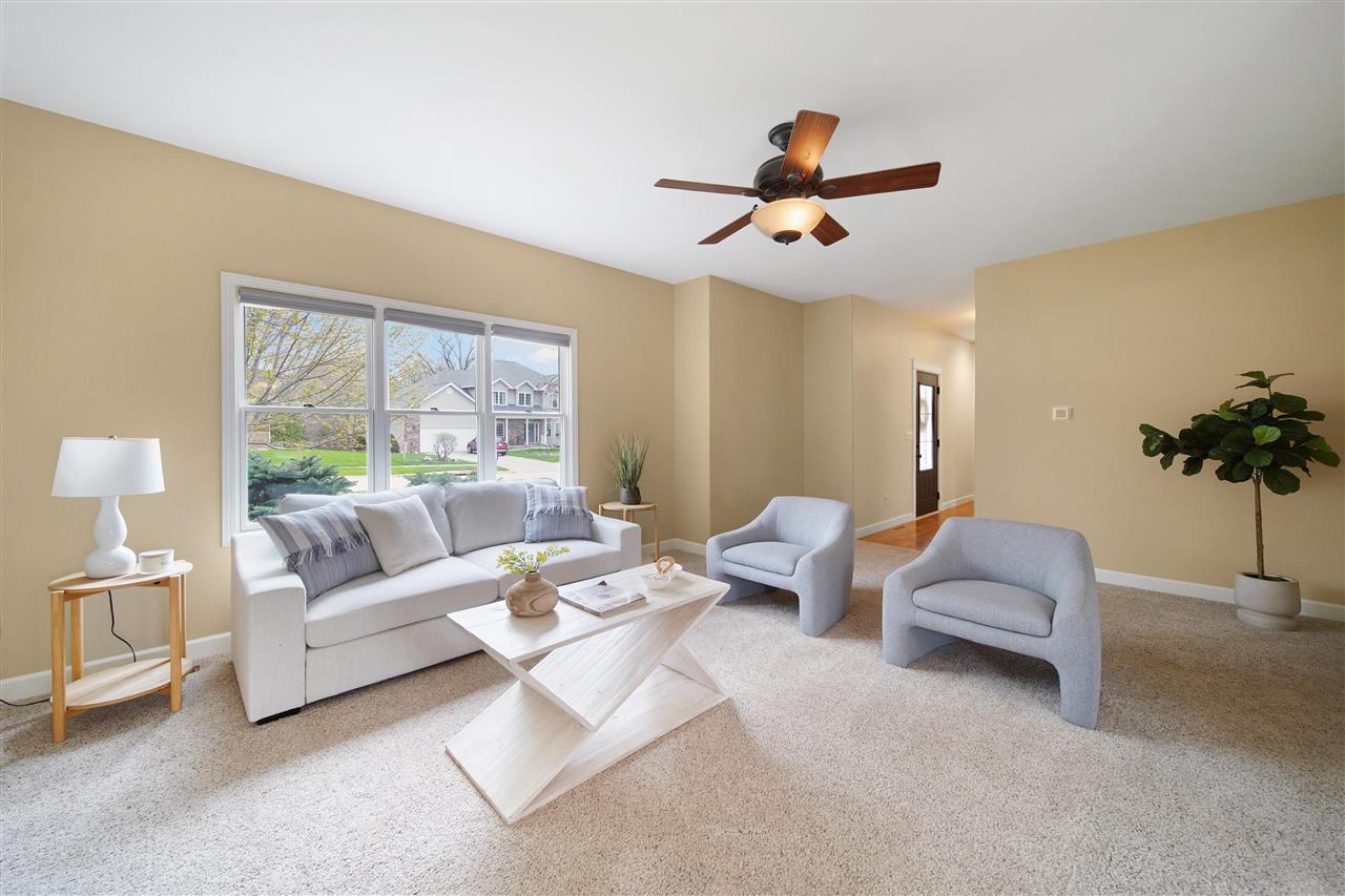 860 Forest Edge Drive Coralville IA 52241