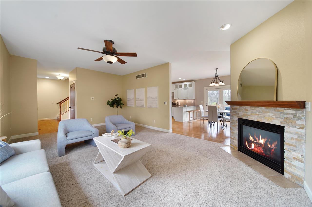 860 Forest Edge Drive Coralville IA 52241