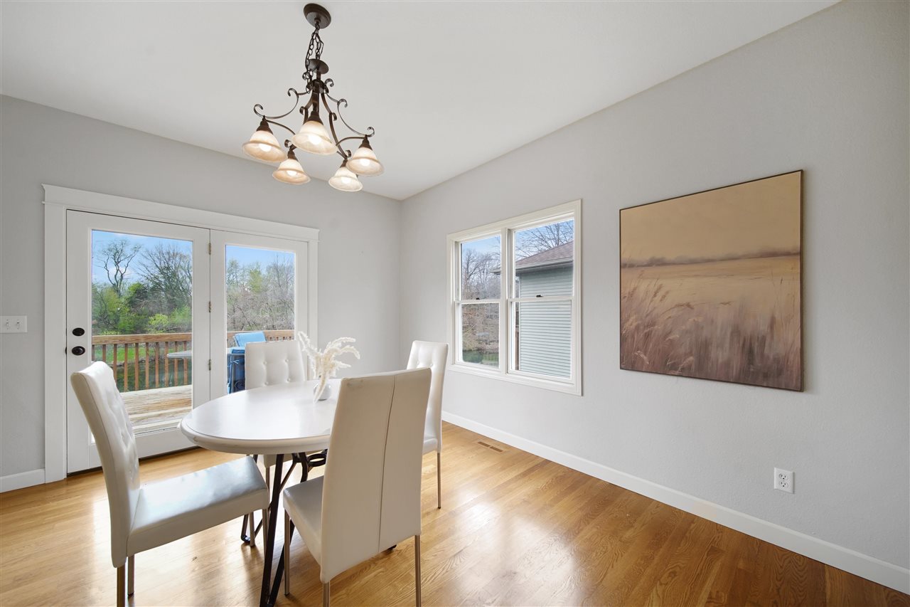 860 Forest Edge Drive Coralville IA 52241