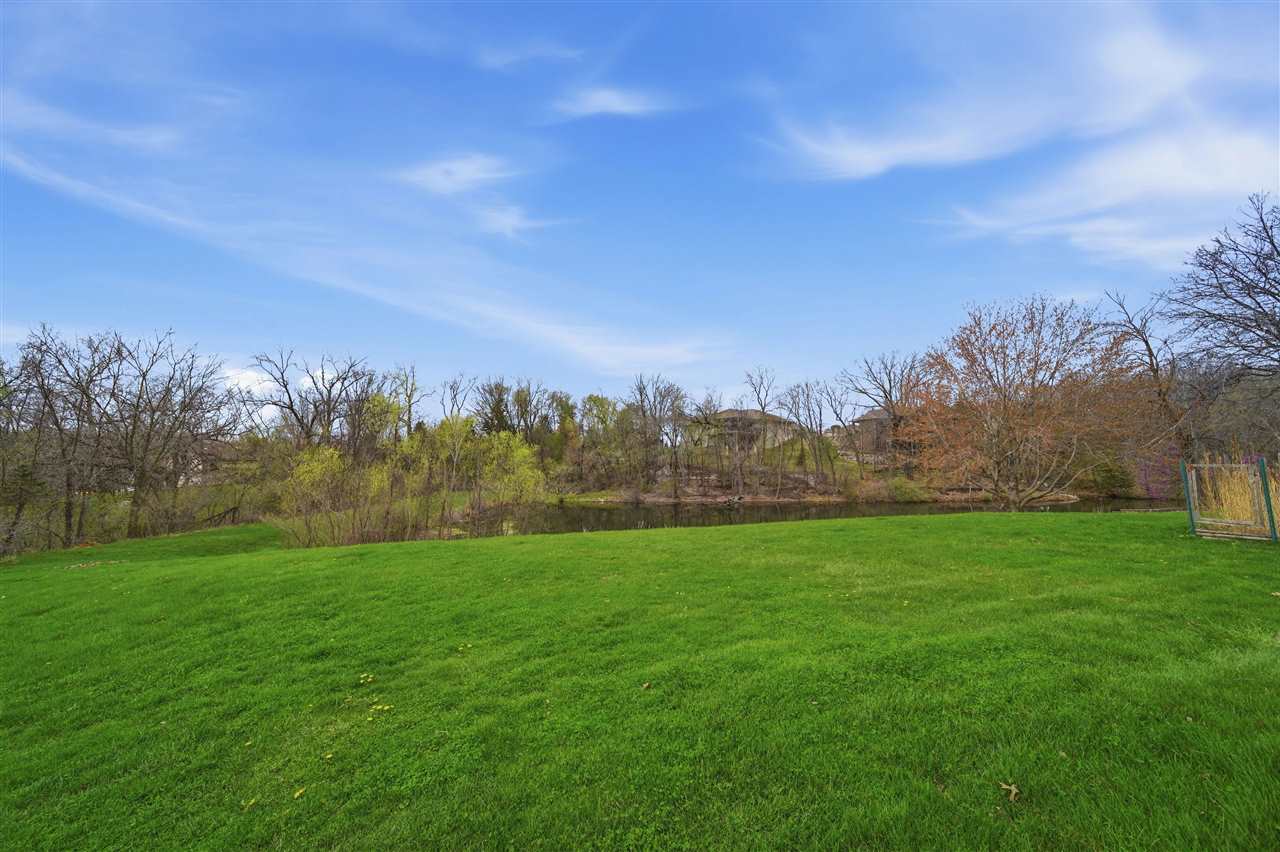 860 Forest Edge Drive Coralville IA 52241