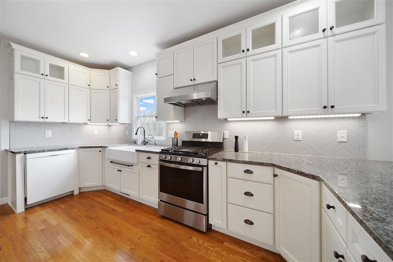 860 Forest Edge Drive Coralville IA 52241
