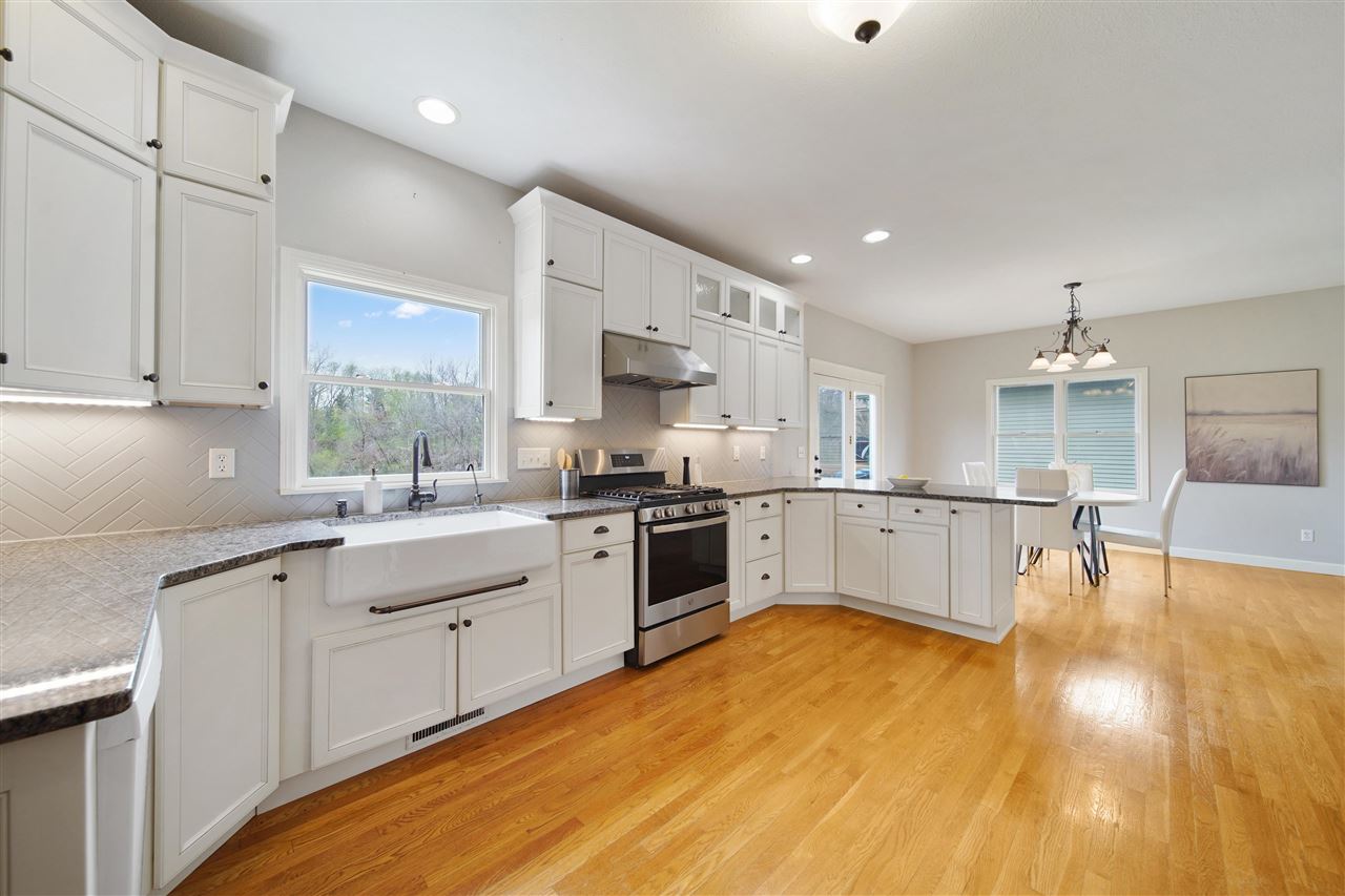 860 Forest Edge Drive Coralville IA 52241