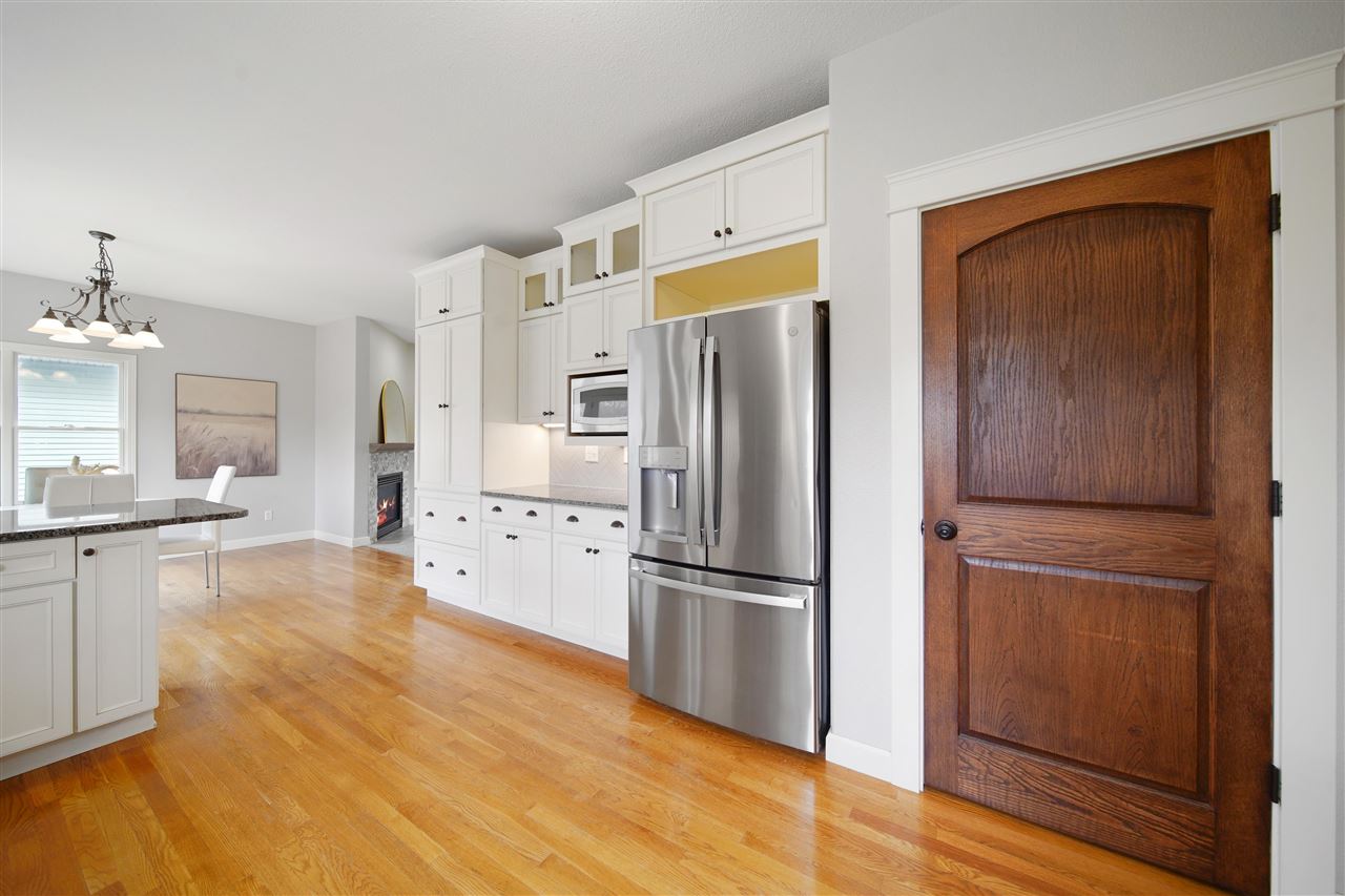 860 Forest Edge Drive Coralville IA 52241