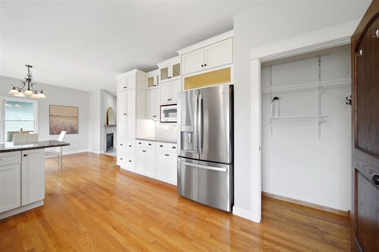 860 Forest Edge Drive Coralville IA 52241
