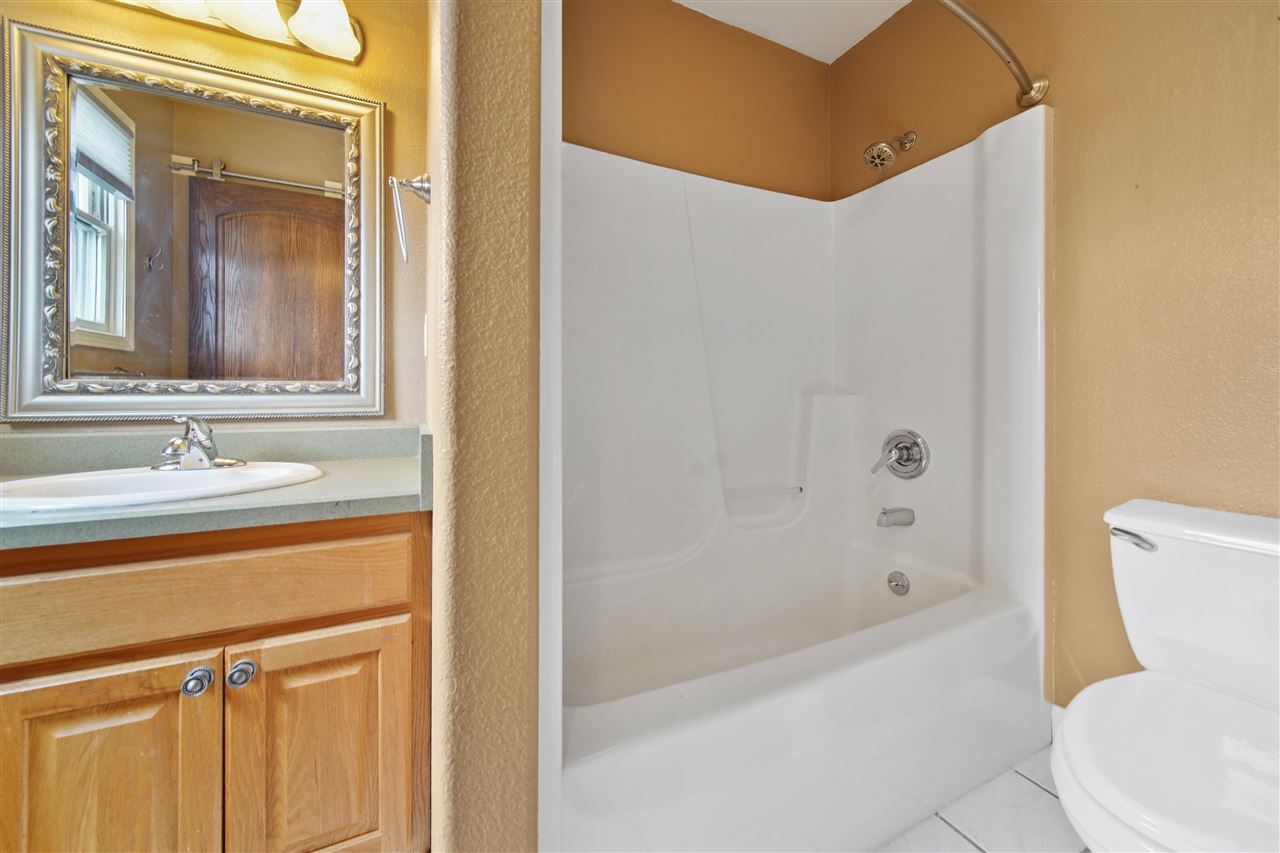 860 Forest Edge Drive Coralville IA 52241