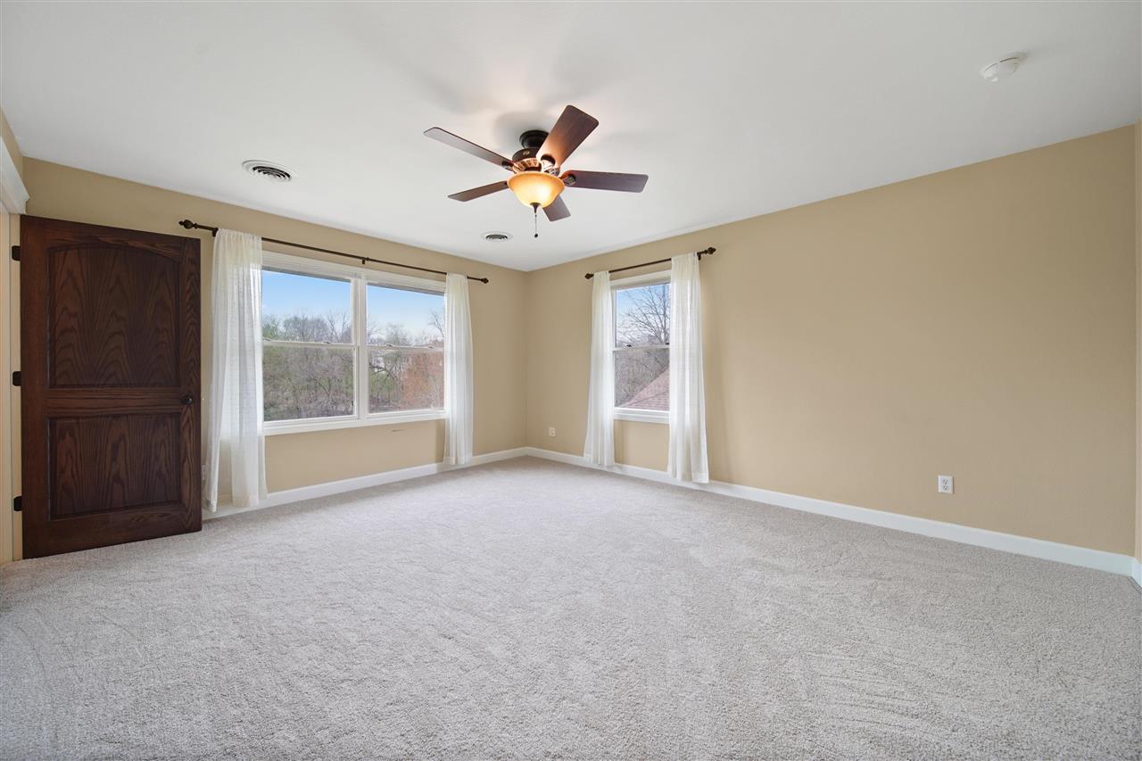 860 Forest Edge Drive Coralville IA 52241