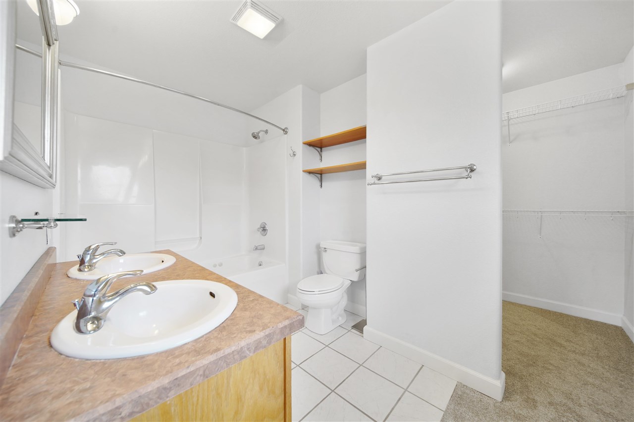 860 Forest Edge Drive Coralville IA 52241