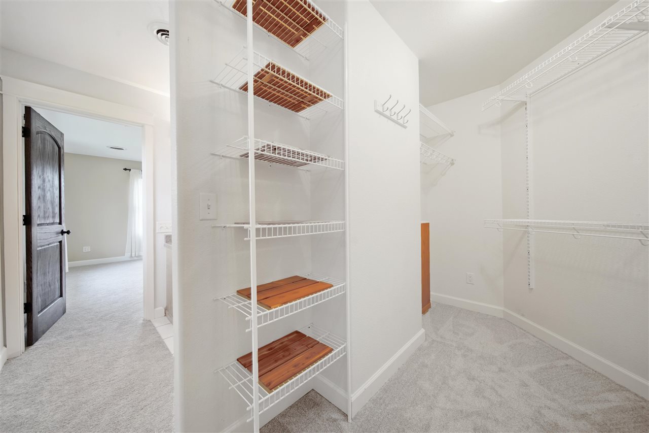 860 Forest Edge Drive Coralville IA 52241