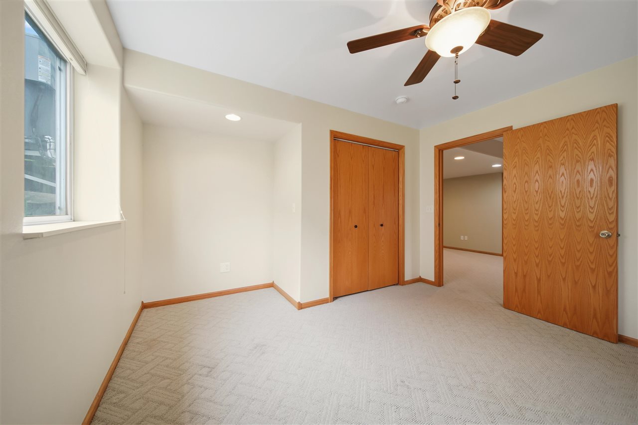 860 Forest Edge Drive Coralville IA 52241