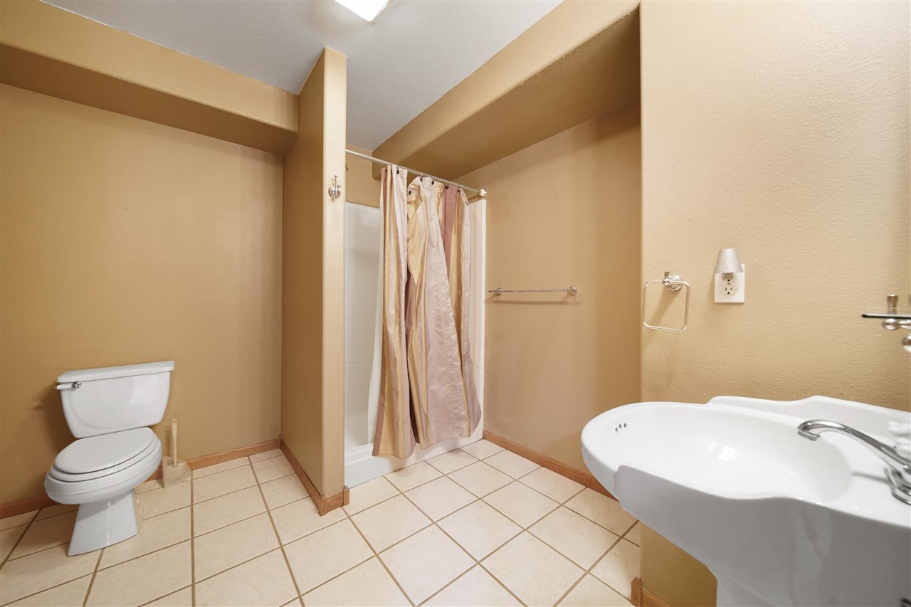 860 Forest Edge Drive Coralville IA 52241