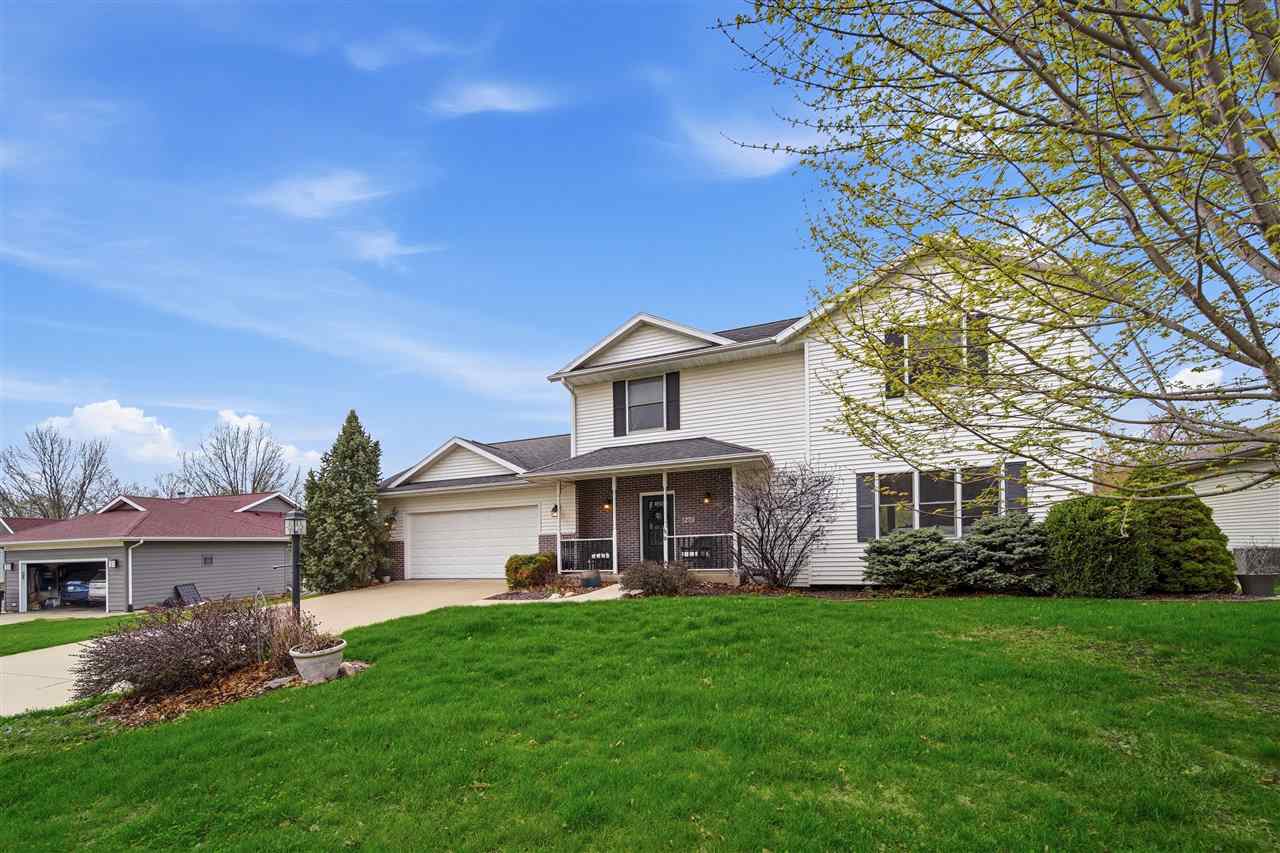 860 Forest Edge Drive Coralville IA 52241
