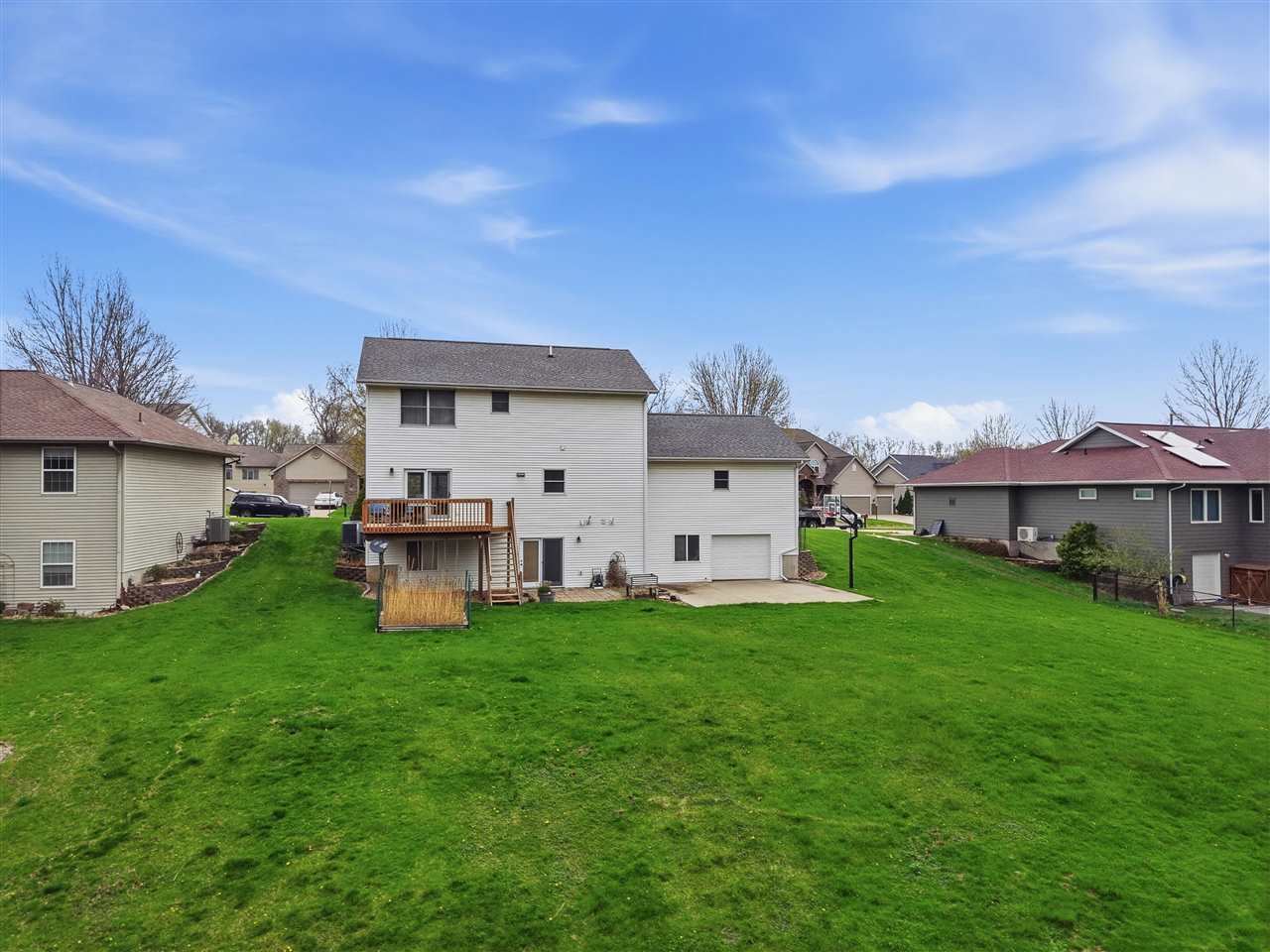 860 Forest Edge Drive Coralville IA 52241