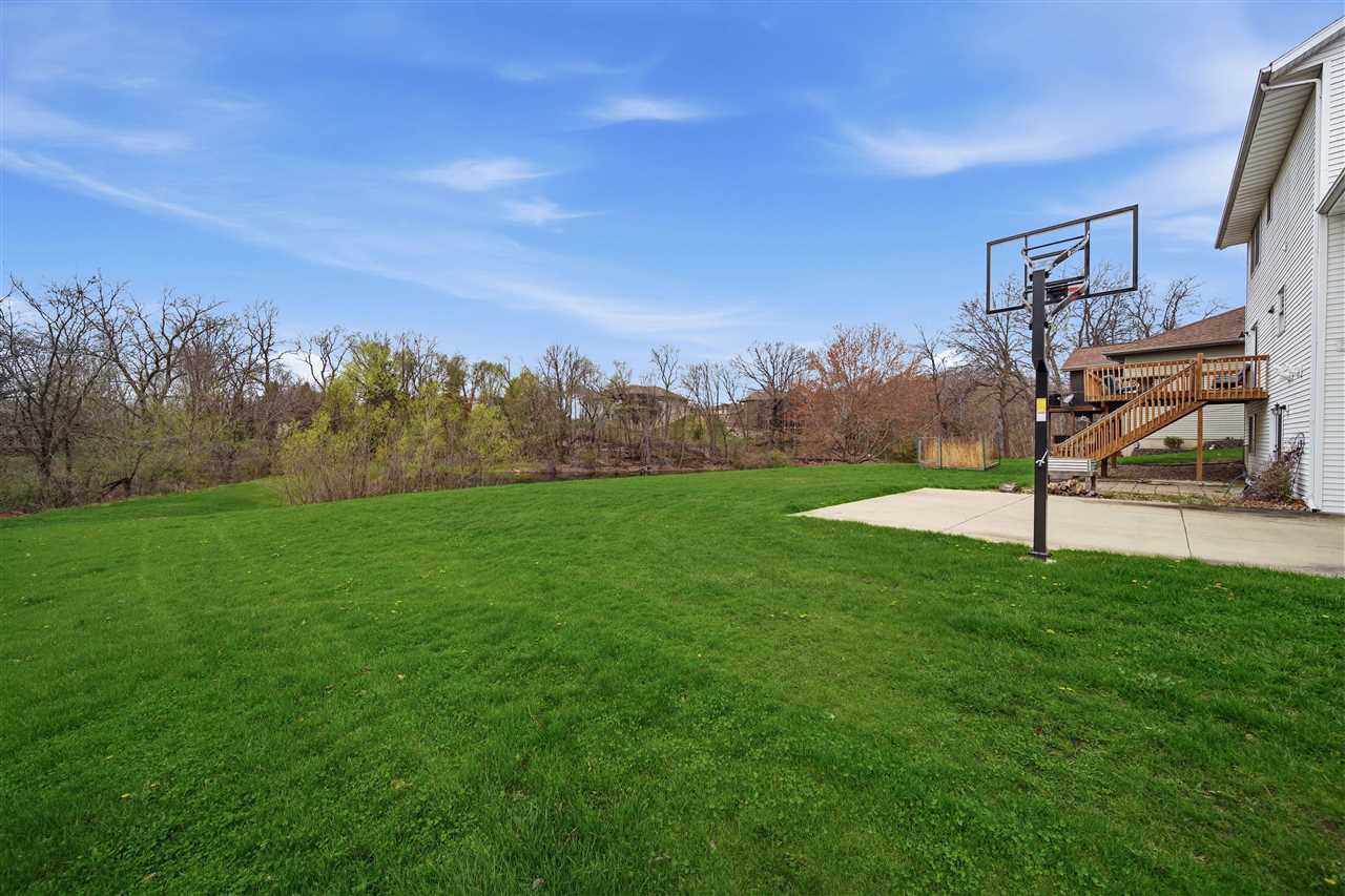860 Forest Edge Drive Coralville IA 52241