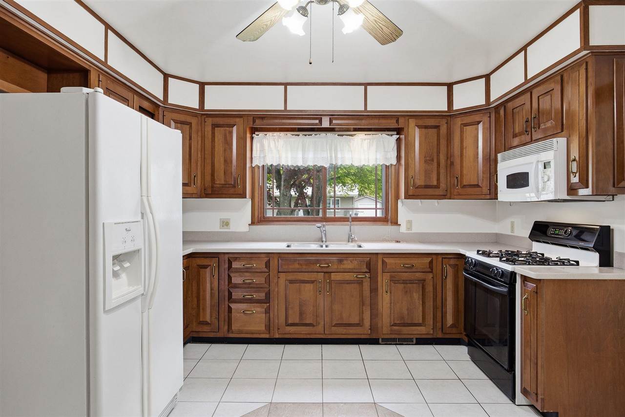611 3rd Avenue Iowa City IA 52245