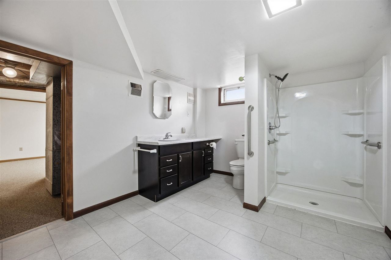 611 3rd Avenue Iowa City IA 52245