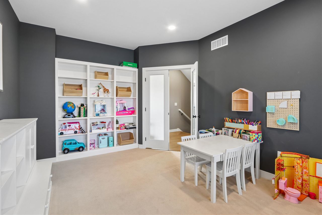 426 Windmill Place Iowa City IA 52245