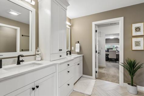 426 Windmill Place Iowa City IA 52245