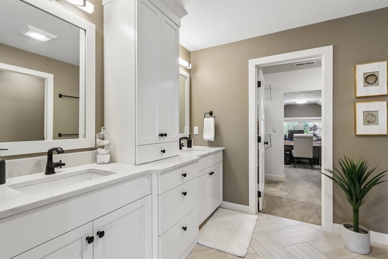 426 Windmill Place Iowa City IA 52245