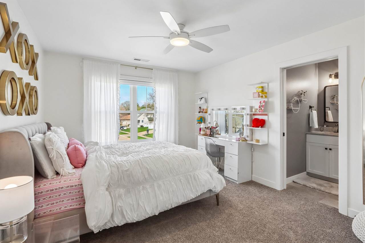 426 Windmill Place Iowa City IA 52245