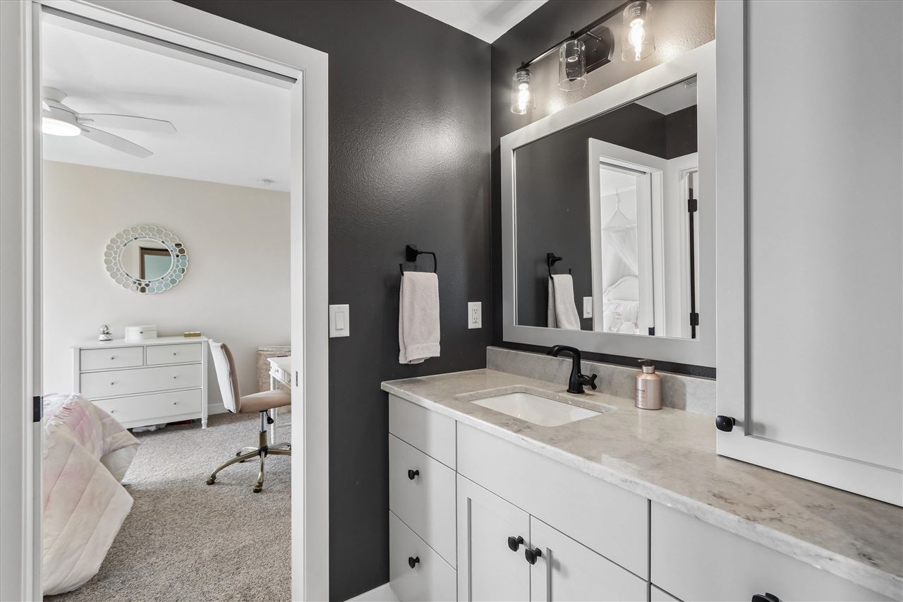 426 Windmill Place Iowa City IA 52245
