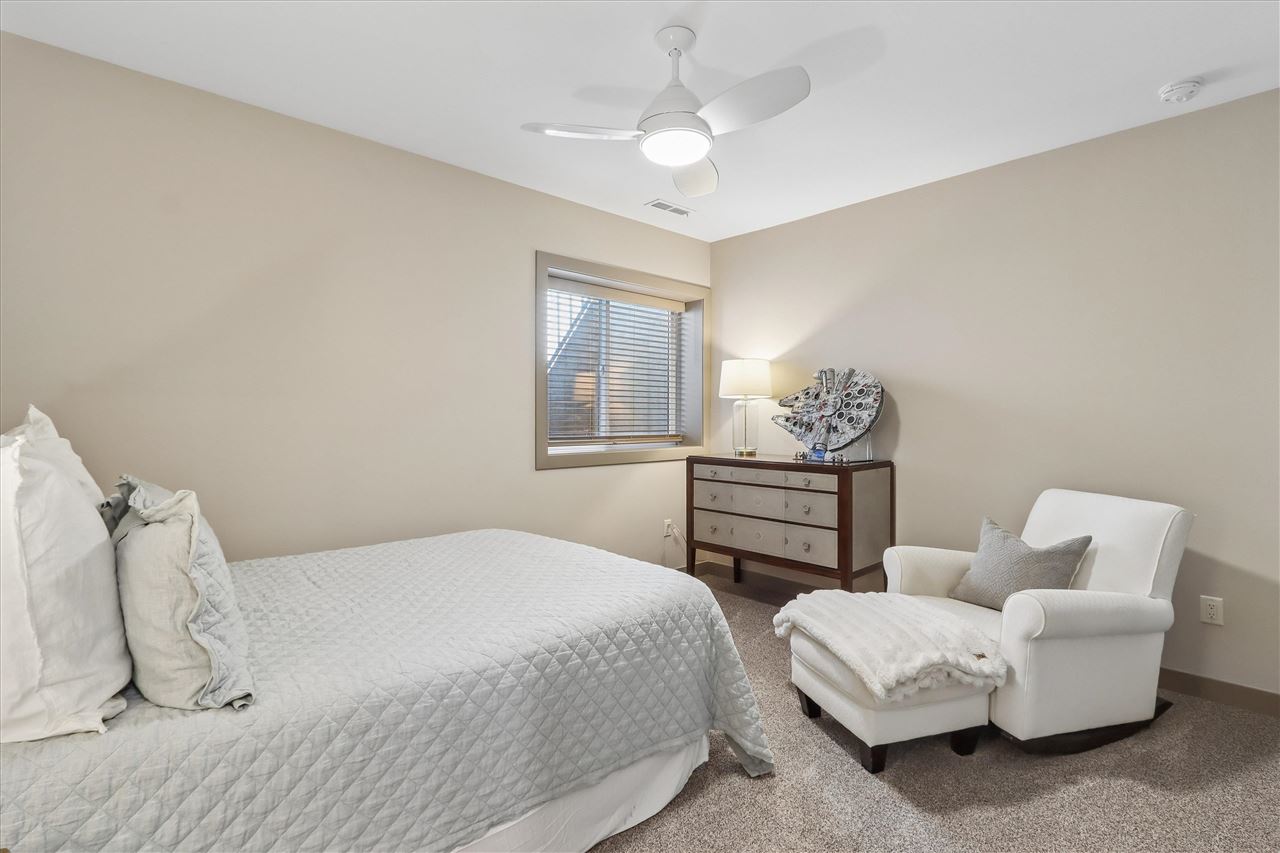 426 Windmill Place Iowa City IA 52245