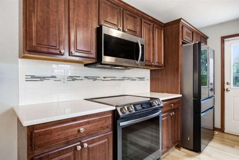 823 Mccollister Court Iowa City IA 52240