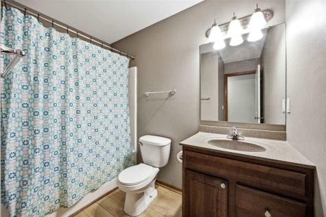 823 Mccollister Court Iowa City IA 52240