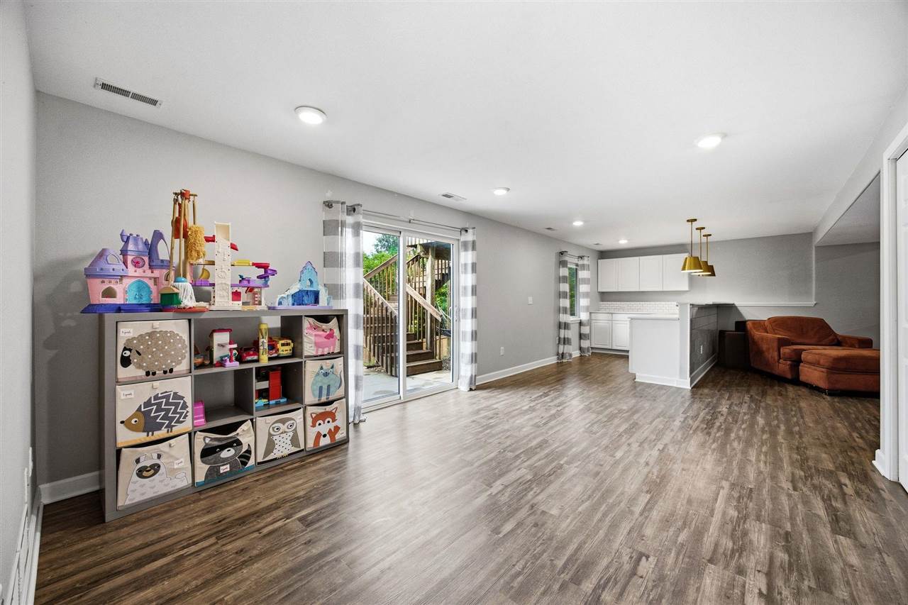 823 Mccollister Court Iowa City IA 52240