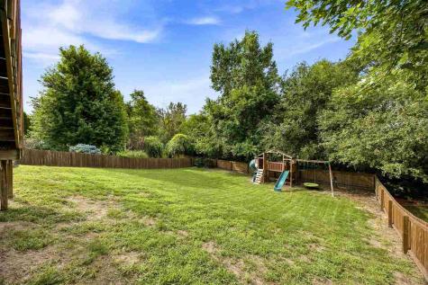 823 Mccollister Court Iowa City IA 52240