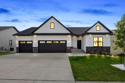 1404 Green Oak Pass Tiffin IA 52340