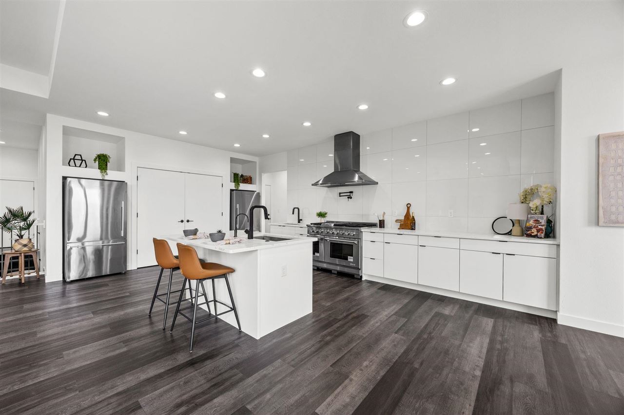 1404 Green Oak Pass Tiffin IA 52340