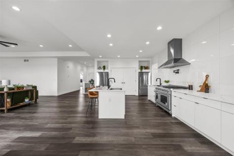 1404 Green Oak Pass Tiffin IA 52340
