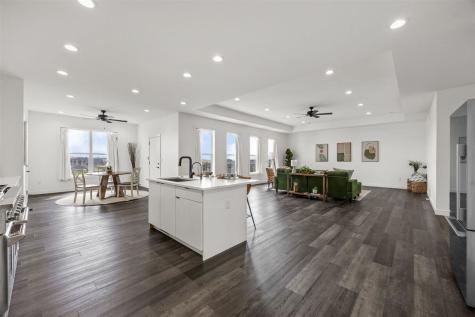 1404 Green Oak Pass Tiffin IA 52340