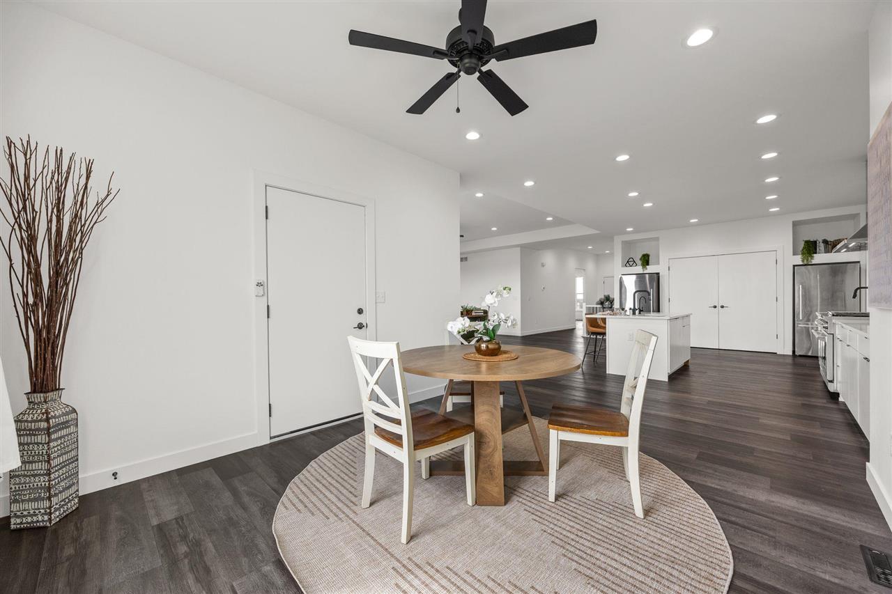 1404 Green Oak Pass Tiffin IA 52340