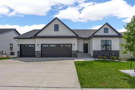 1404 Green Oak Pass Tiffin IA 52340
