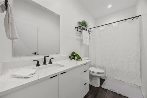 1404 Green Oak Pass Tiffin IA 52340