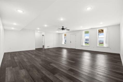 1404 Green Oak Pass Tiffin IA 52340