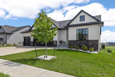 1404 Green Oak Pass Tiffin IA 52340