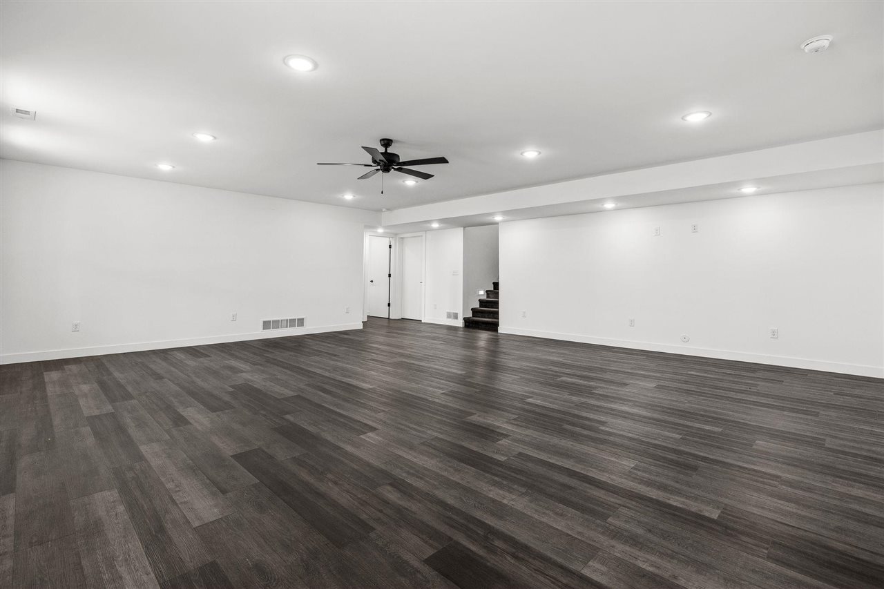 1404 Green Oak Pass Tiffin IA 52340