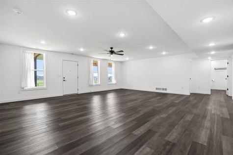 1404 Green Oak Pass Tiffin IA 52340