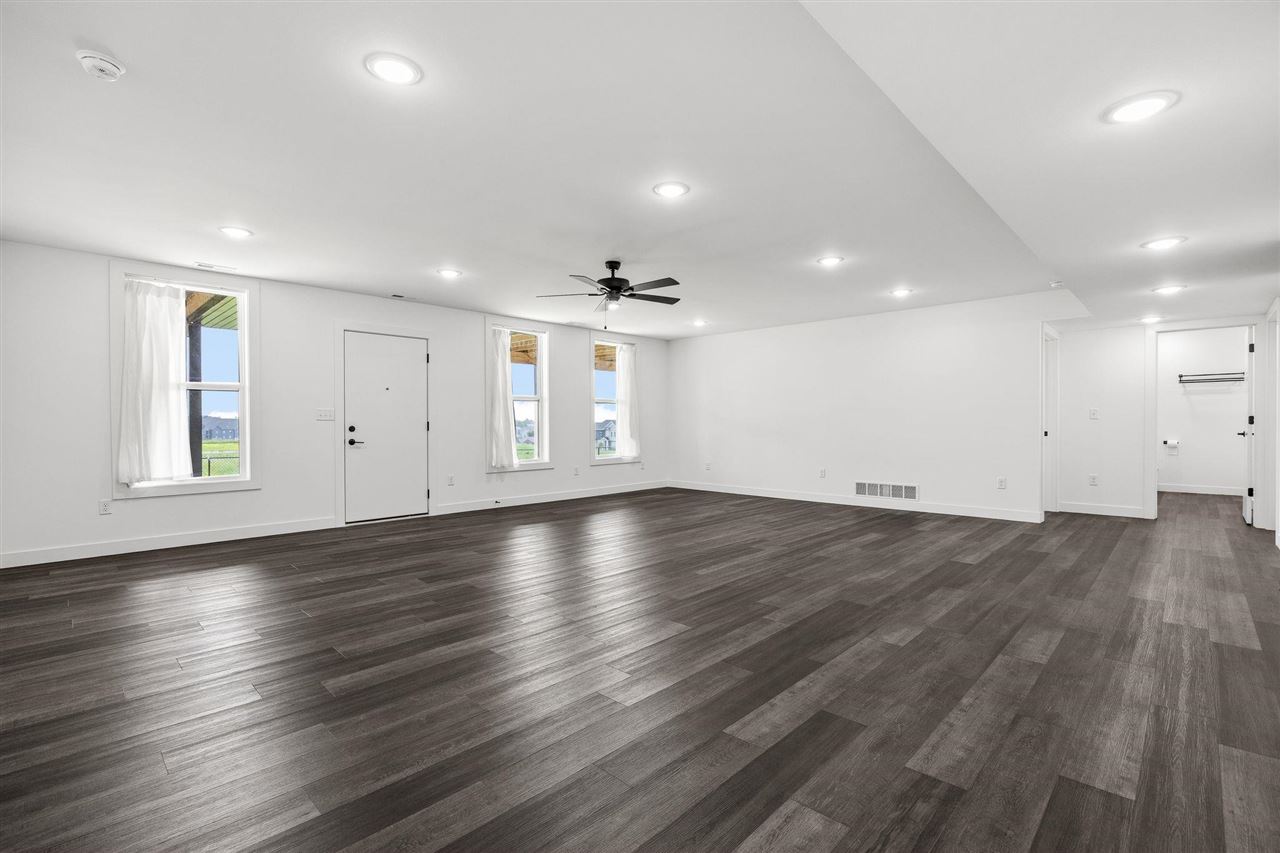 1404 Green Oak Pass Tiffin IA 52340