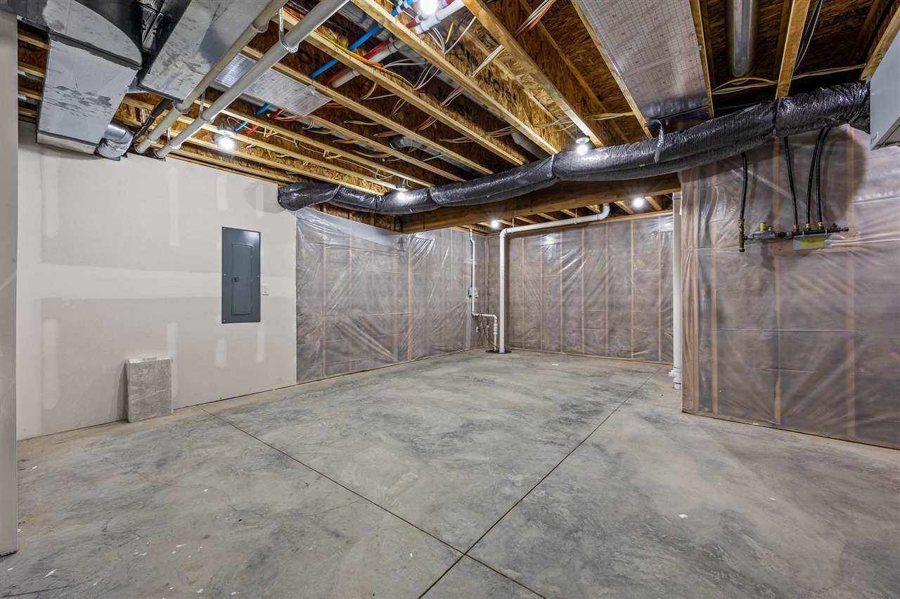 1404 Green Oak Pass Tiffin IA 52340