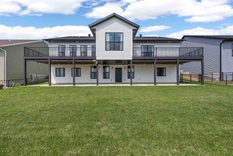 1404 Green Oak Pass Tiffin IA 52340