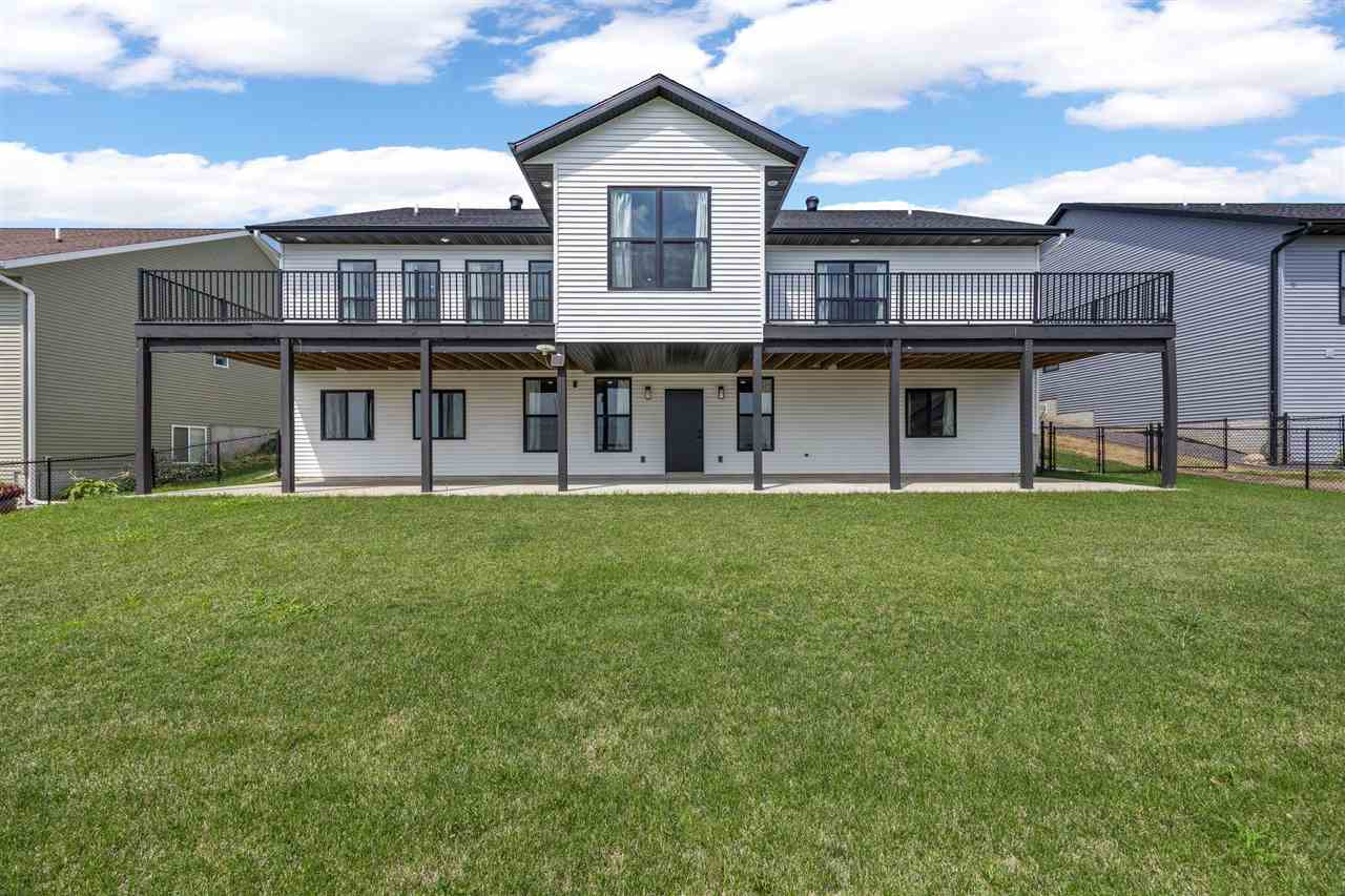 1404 Green Oak Pass Tiffin IA 52340