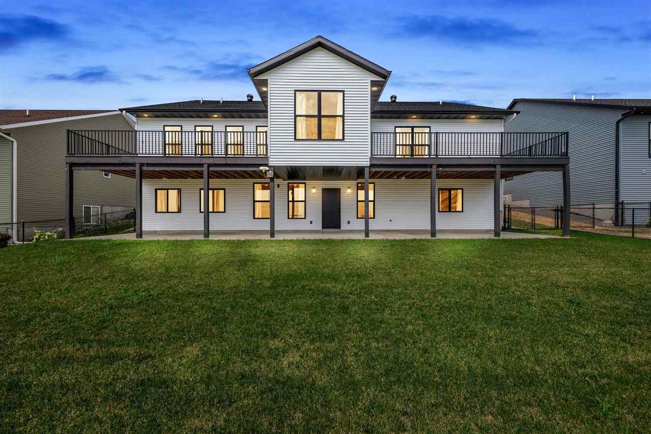 1404 Green Oak Pass Tiffin IA 52340